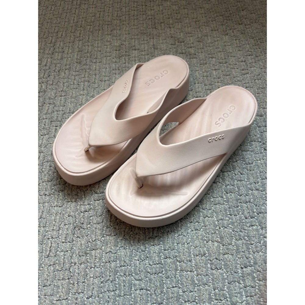 Crocs Getaway Platform Flip Sandals Pale Pink Women Size 9 Thong Slides 209531